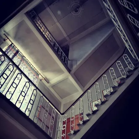 Il Chiostro Di *
